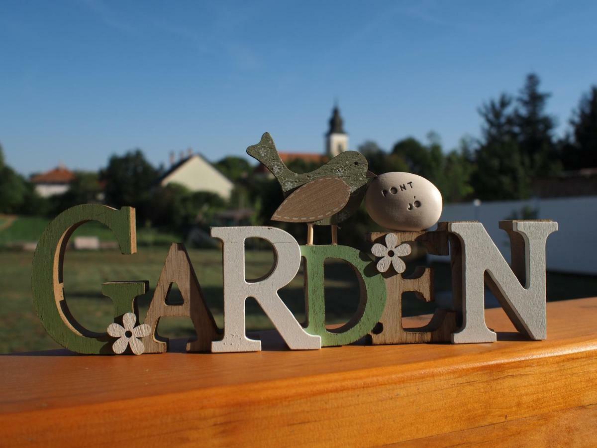 Szép Napot Vendégház Tordas Exterior foto